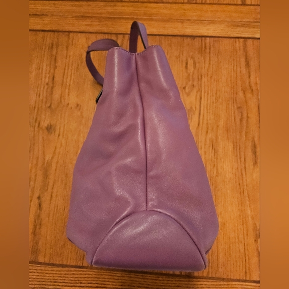 Coach Soho Berry Purple Leather Shoulder Bag w/ Double Handles & Bottom Studs - Picture 4 of 16